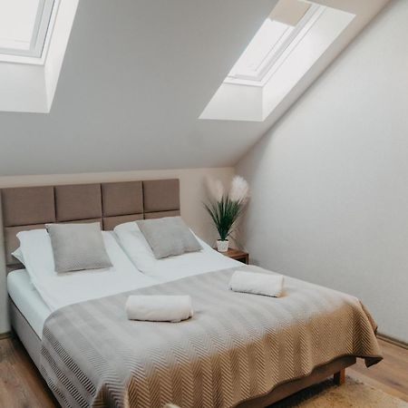 De Facto Bed & Breakfast Zambrow Bagian luar foto