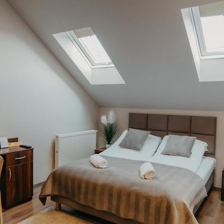 De Facto Bed & Breakfast Zambrow Bagian luar foto