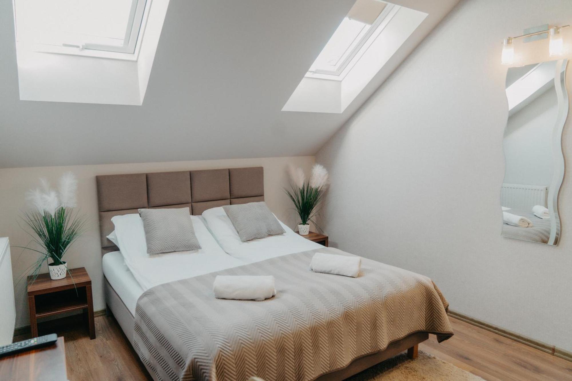 De Facto Bed & Breakfast Zambrow Bagian luar foto